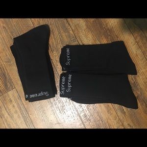 Supreme socks